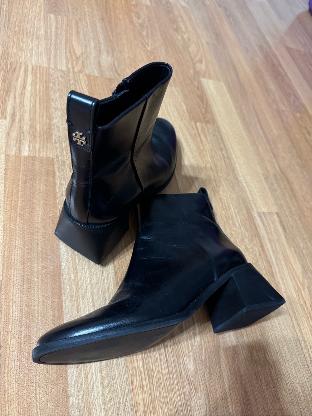 Tory Burch Casual Zip Up Bootie, Calf Leather, 60mm, Size 9